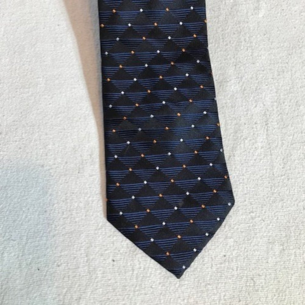 100% Silk Kailong tie.